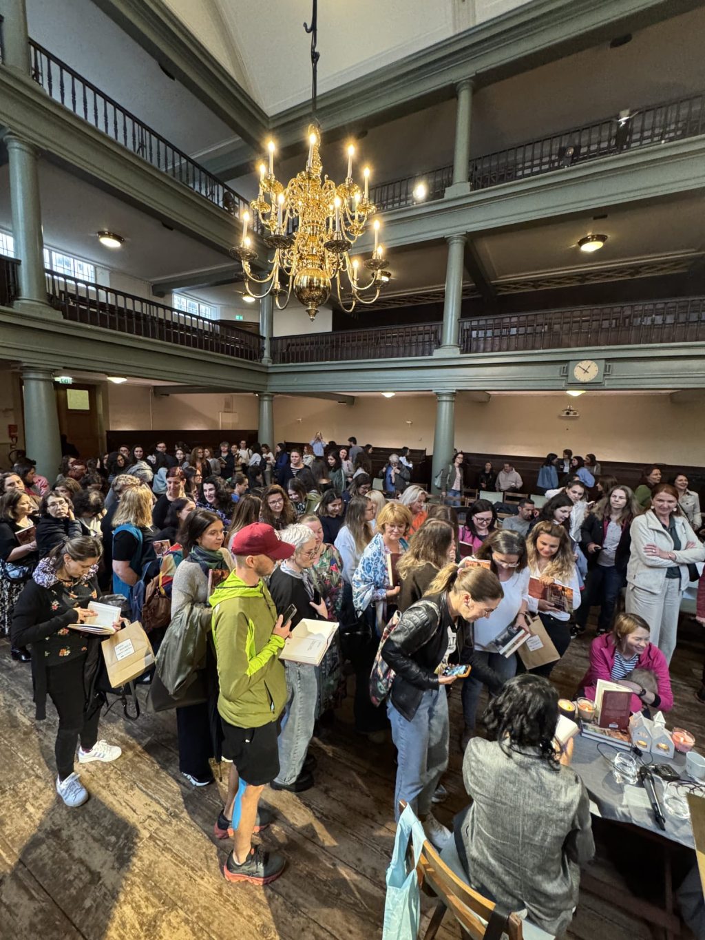 Petronela. Amsterdam.